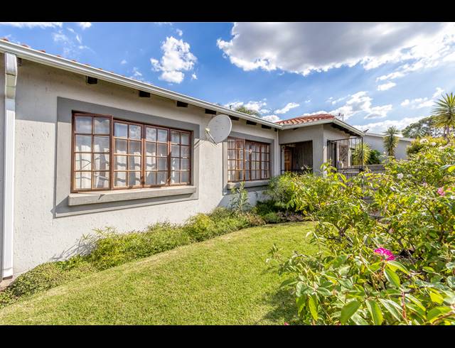 2 BEDROOM TOWNHOUSE RENTED IN WELTEVREDEN PARK